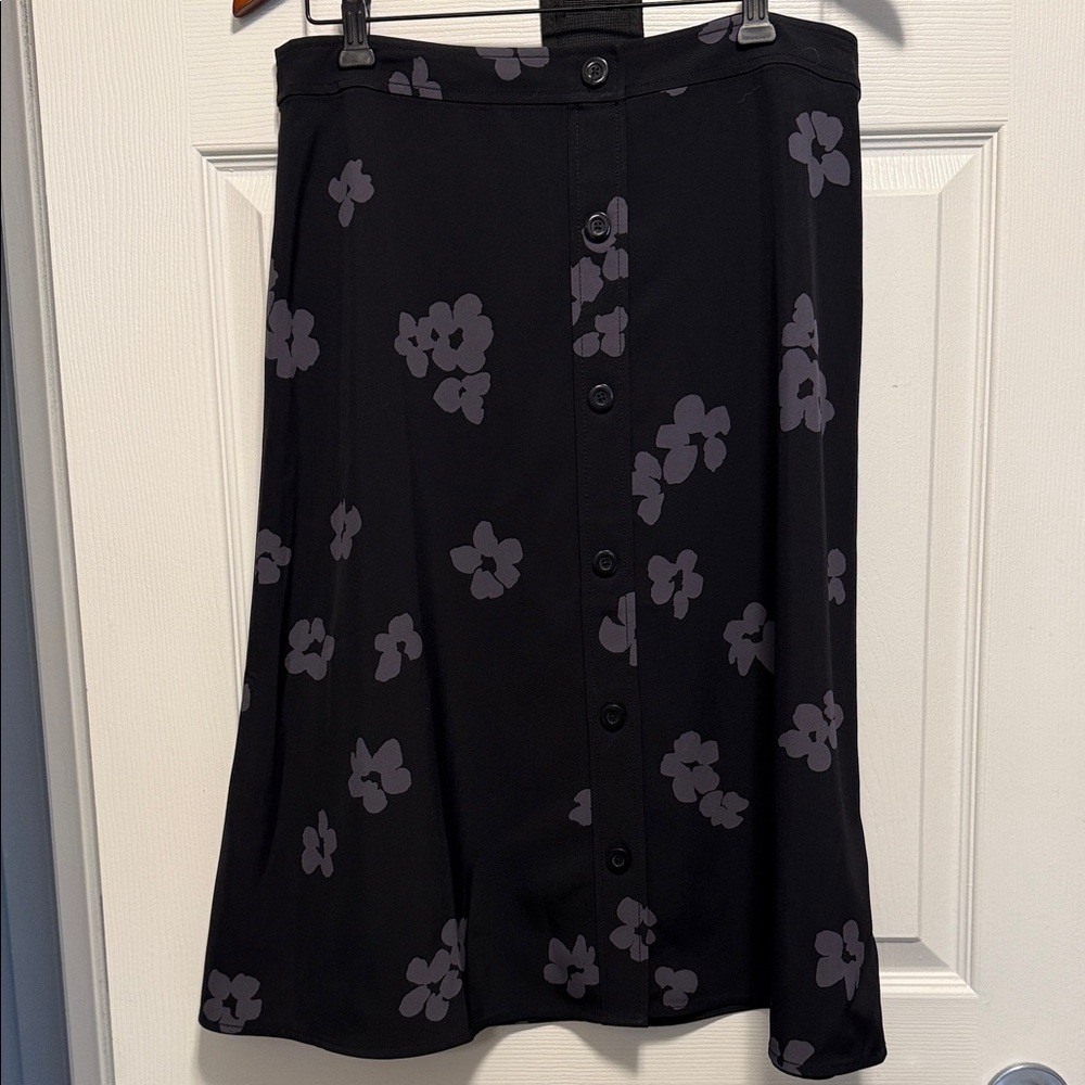 Everlane Black and Gray Floral A-Line Skirt